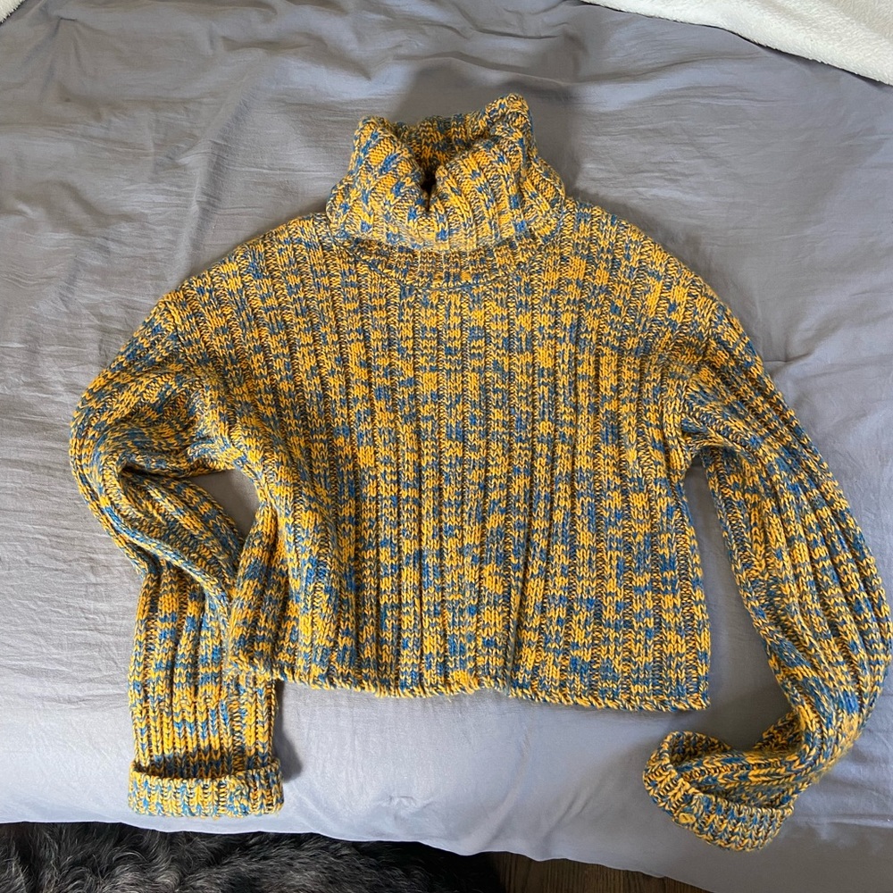 Medium cowl neck sweater